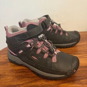 Keen Kids Boots - Black and Pink size 13